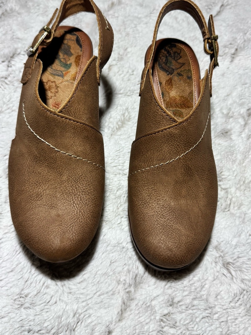 boc brown Cecila round clogs - Picture 2 of 5